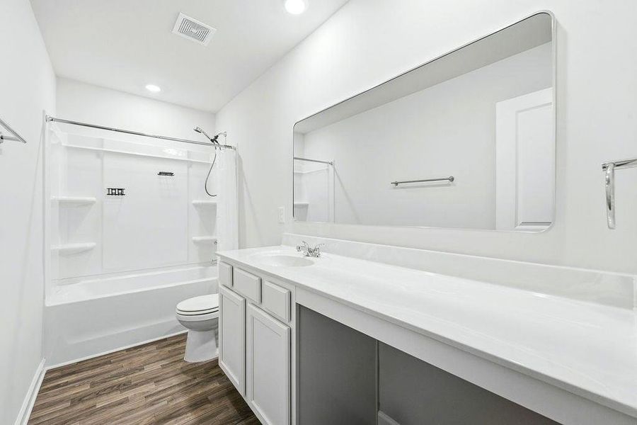 Furnished interior view inside a new home in Creekside Landing, Dallas (Image 8).