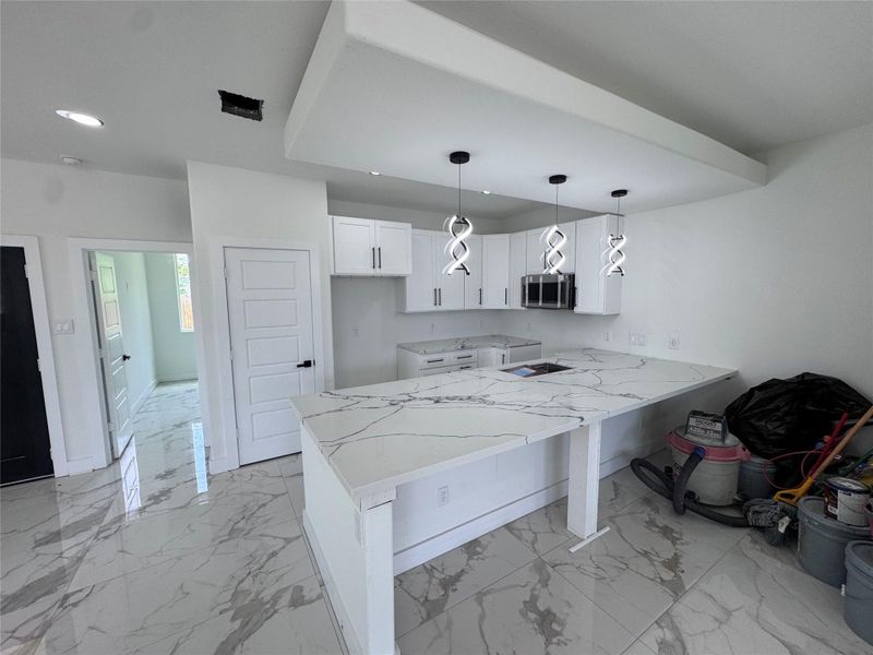Kitchen with Quartz Countertops Kitchen with Quartz Countertops