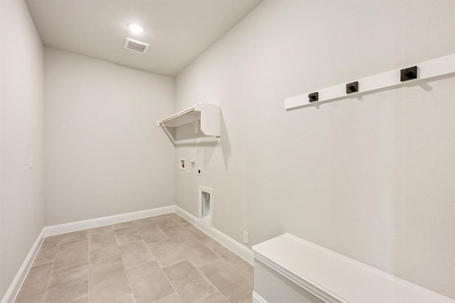 Spacious, unfurnished interior of a new home in The Grove, Midlothian (Image 35).