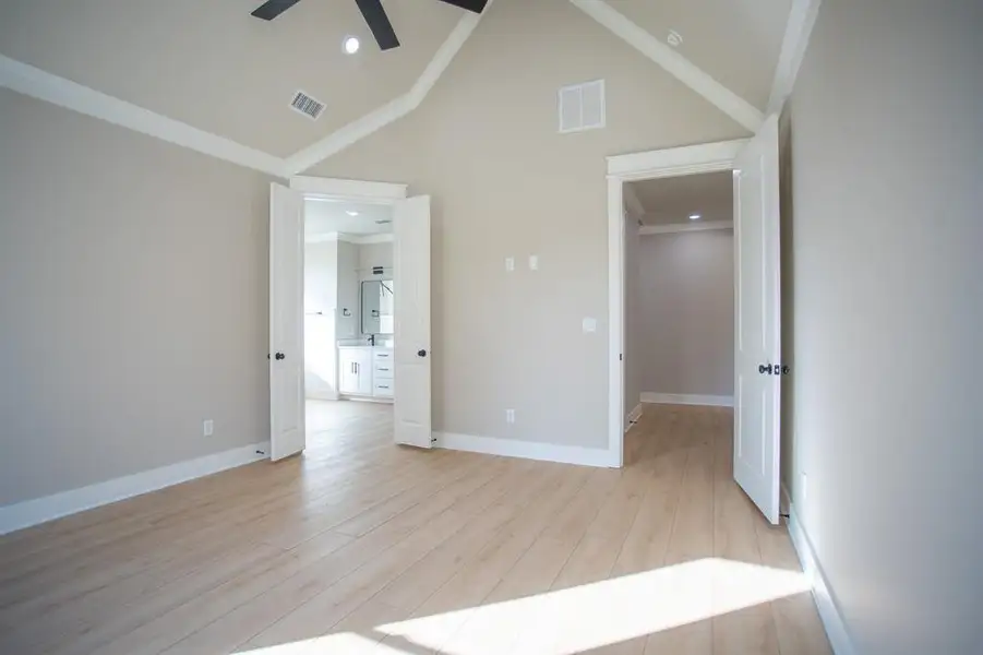 Spacious, unfurnished interior of a new home in , Tyler (Image 22).