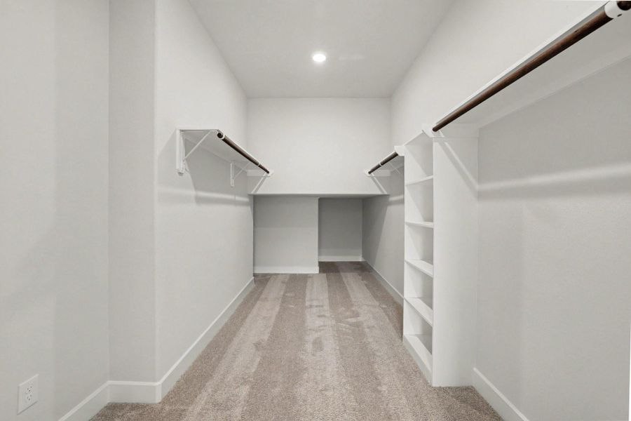 Spacious, unfurnished interior of a new home in Encino Estates, Dayton (Image 17).