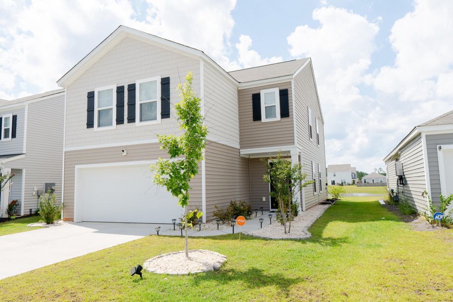 Image 24 of a home in Shell Pointe at Cobblestone Village.