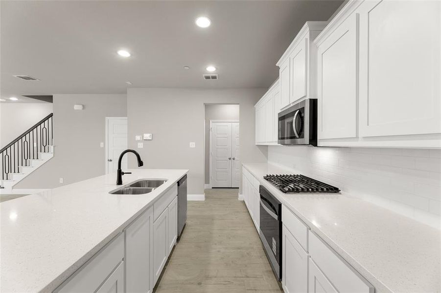 3049 Tall Pine-Kitchen-3