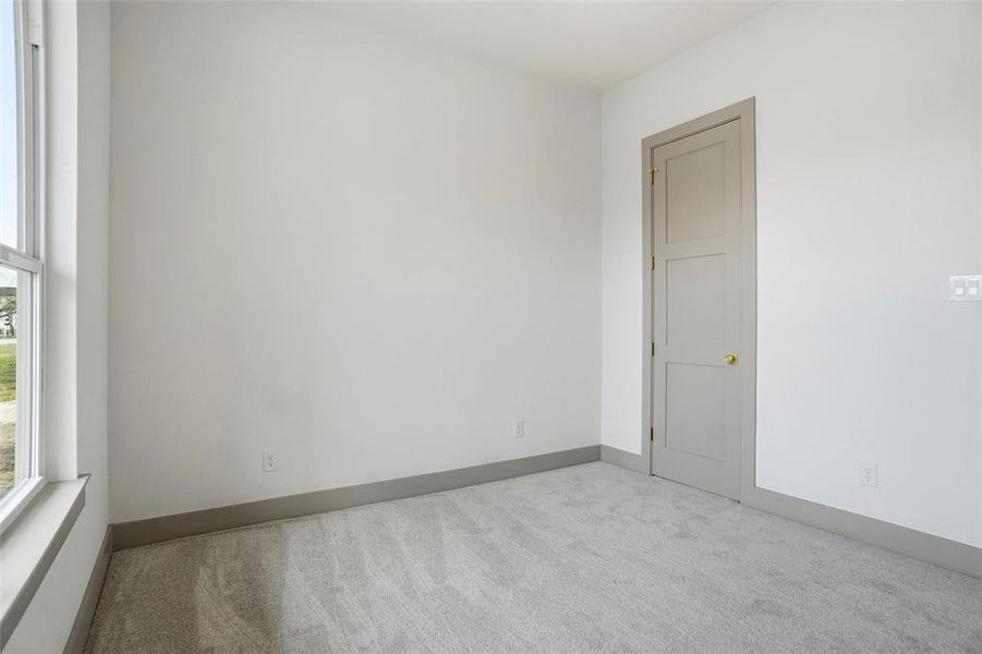 Spacious, unfurnished interior of a new home in , Roanoke (Image 35).