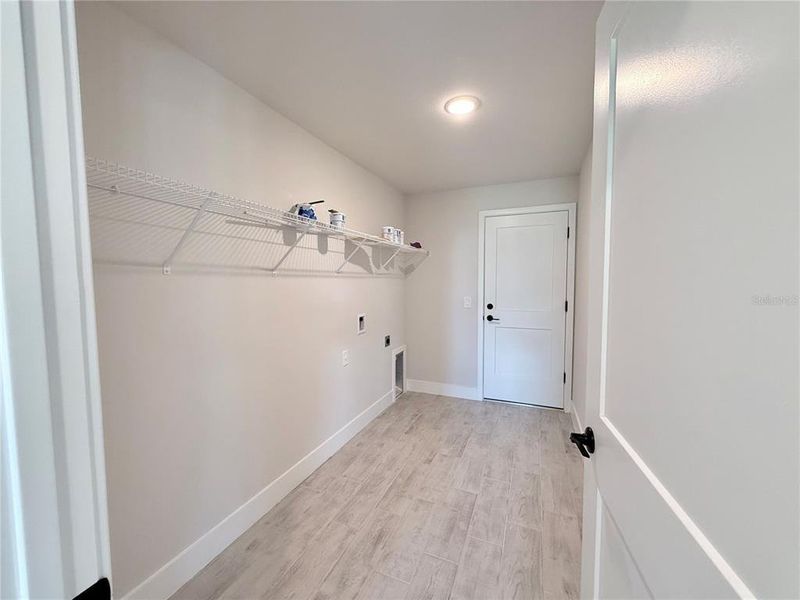 Spacious, unfurnished interior of a new home in Port Charlotte, Port Charlotte (Image 19).
