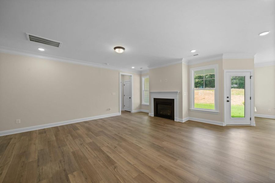 Spacious, unfurnished interior of a new home in Grove Park, Clemmons (Image 31).