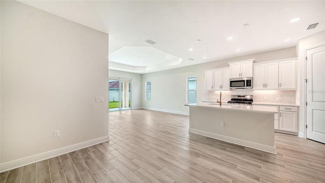 Spacious, unfurnished interior of a new home in Canoe Creek, Parrish (Image 36).