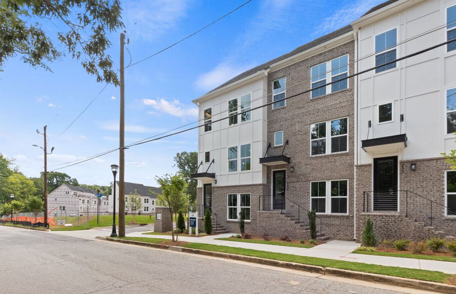 Image 45 representing the Teravista 3-Story by Pulte Homes in 1871 Hollywood, Atlanta, GA.