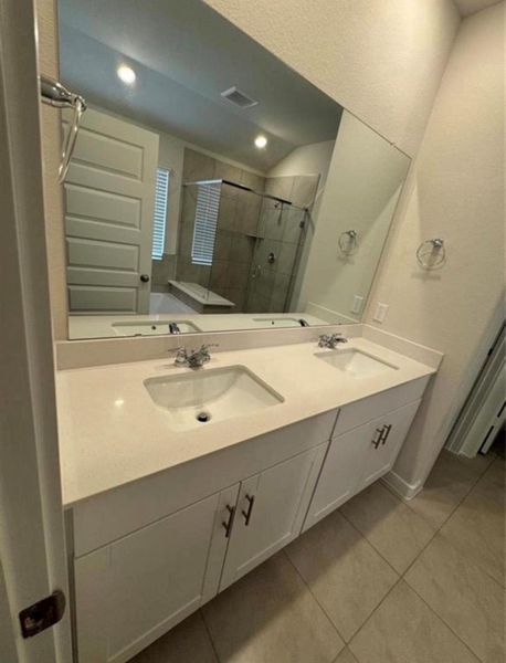 Furnished interior view inside a new home in Wall Street Village, Richmond (Image 4).