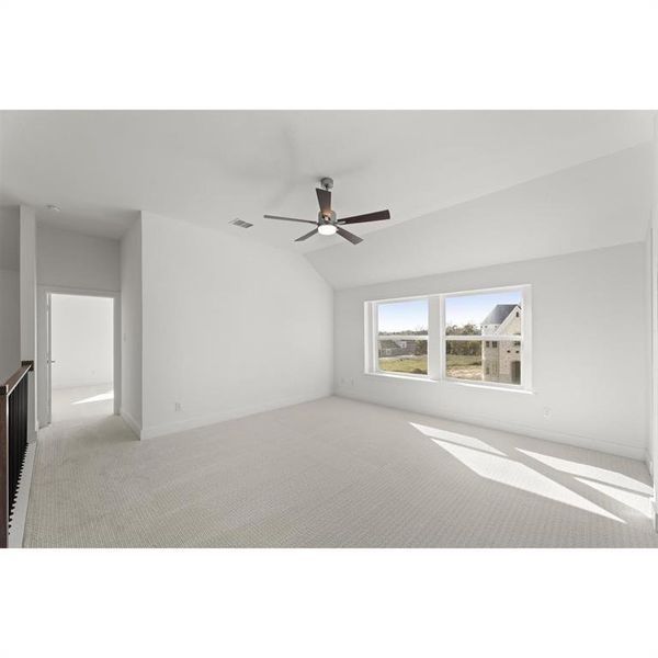 Spacious, unfurnished interior of a new home in Trails at Cottonwood Creek, Rowlett (Image 12).