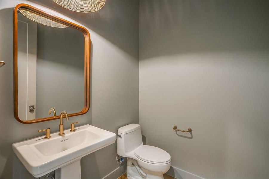 Furnished interior view inside a new home in , Fort Worth (Image 5).