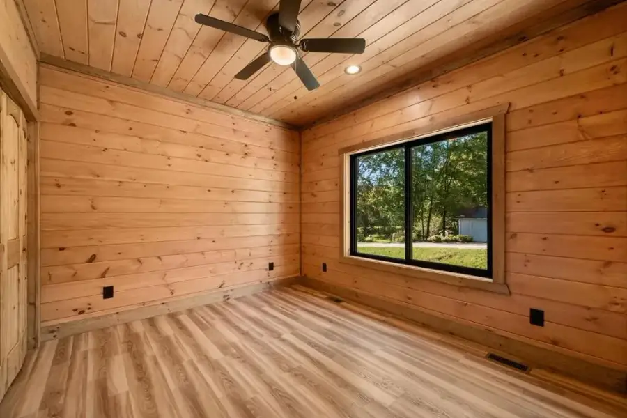 Spacious, unfurnished interior of a new home in , Blue Ridge (Image 42).