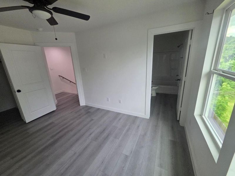 Spacious, unfurnished interior of a new home in , Houston (Image 6).