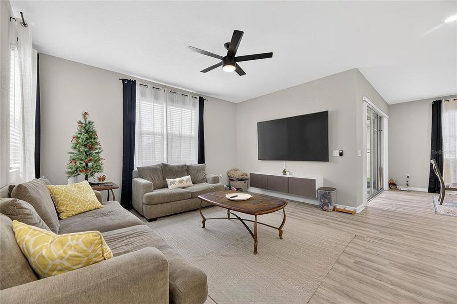 Furnished interior view inside a new home in , Apollo Beach (Image 7).