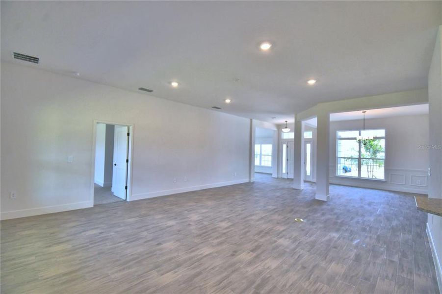 Spacious, unfurnished interior of a new home in Lake Juliana Estates, Auburndale (Image 31).