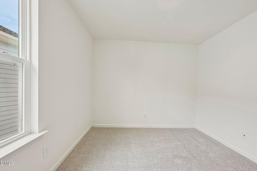 21-web-or-mls-Glen Lyon Dr-S2706-021