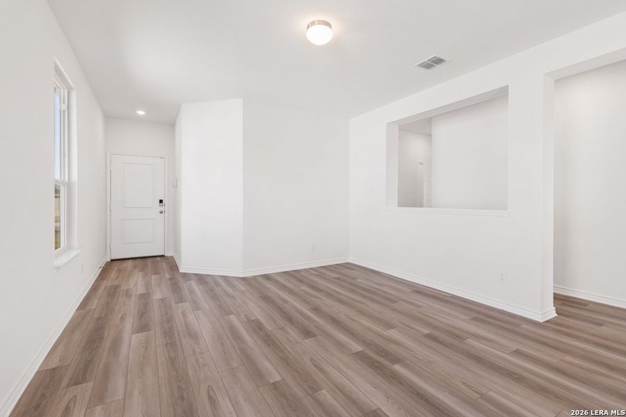 Spacious, unfurnished interior of a new home in Punta Verde, Converse (Image 15).