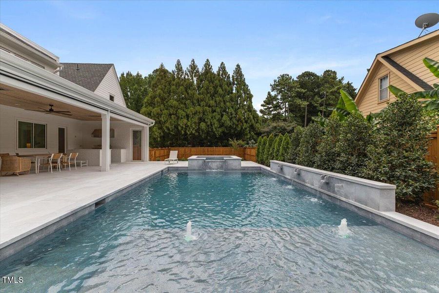 095-6844 Greystone Dr