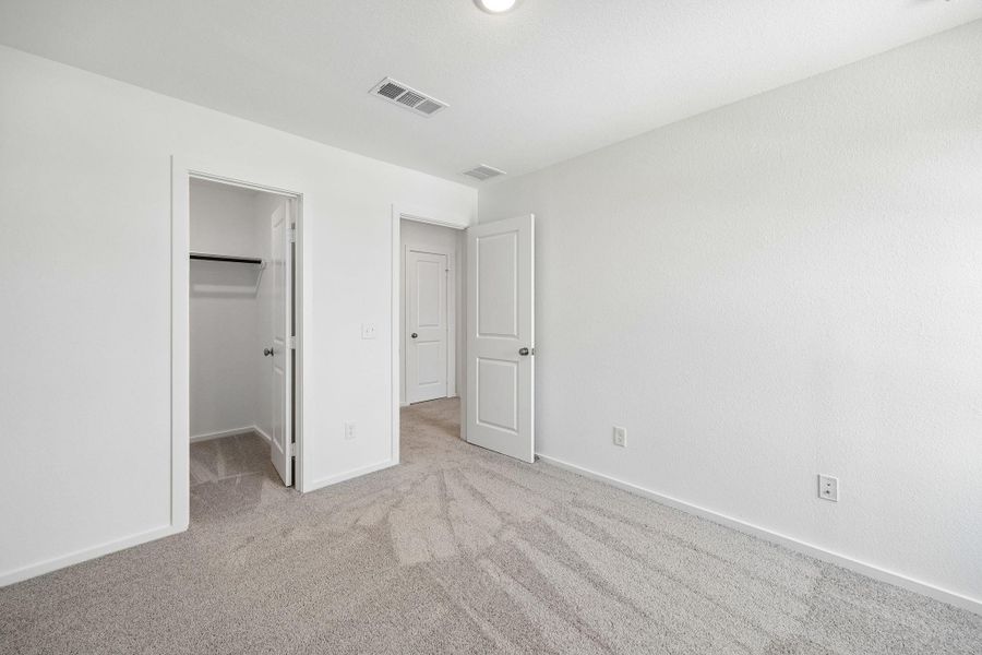 Spacious, unfurnished interior of a new home in River Ranch, Dayton (Image 18).