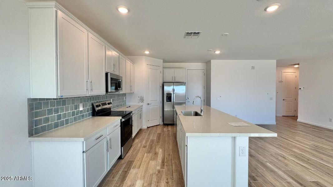 009 Kitchen 009 Kitchen