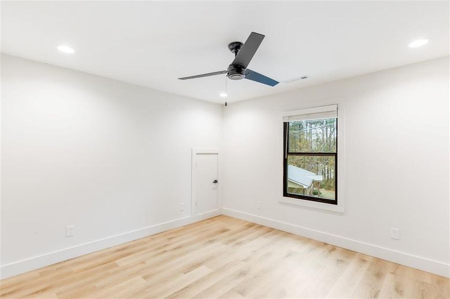 Spacious, unfurnished interior of a new home in , Bremen (Image 30). Spacious, unfurnished interior of a new home in , Bremen (Image 30).