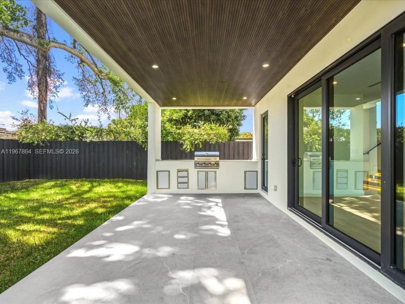 Exterior details and patio area of a home in , Miami (Image 36).