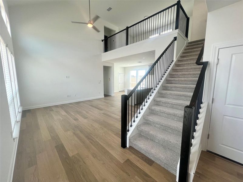 Spacious, unfurnished interior of a new home in Porter Country, Buda (Image 11).