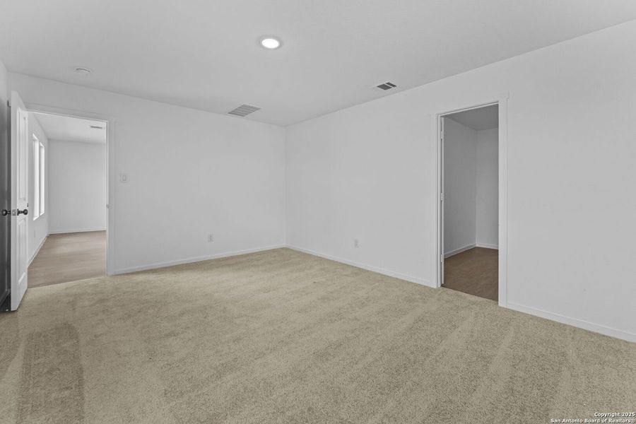 Spacious, unfurnished interior of a new home in Lodi Grove, Floresville (Image 22). Spacious, unfurnished interior of a new home in Lodi Grove, Floresville (Image 22).