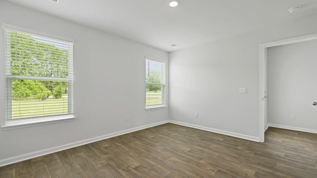 Spacious, unfurnished interior of a new home in Evergreen, Holly Hill (Image 25).