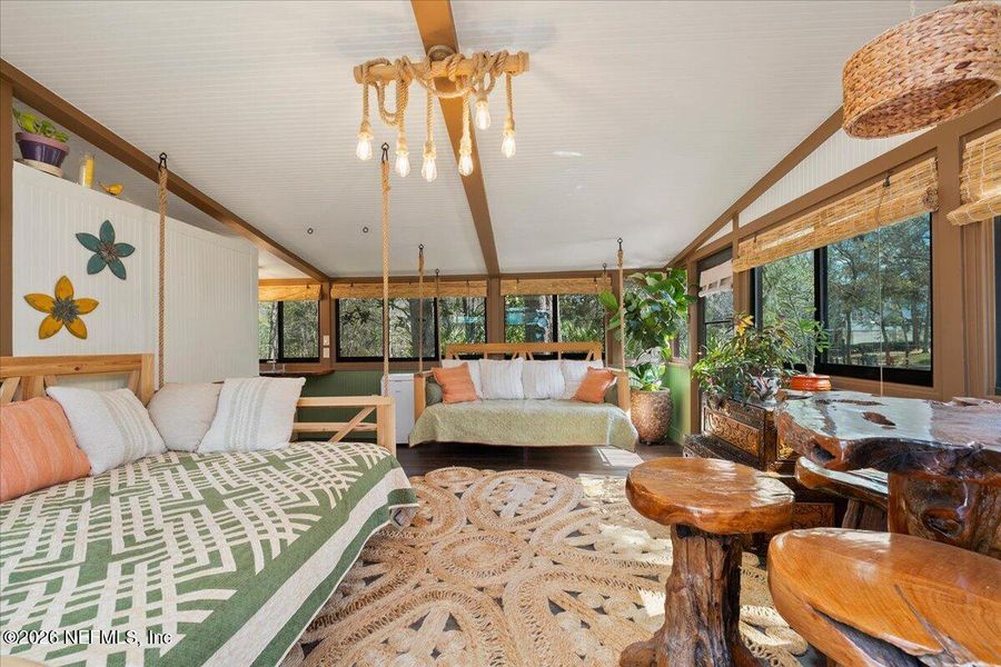 Community amenities in , Middleburg (Image 13).