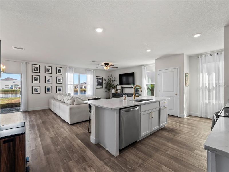 Furnished interior view inside a new home in Star Farms at Lakewood Ranch, Bradenton (Image 11).