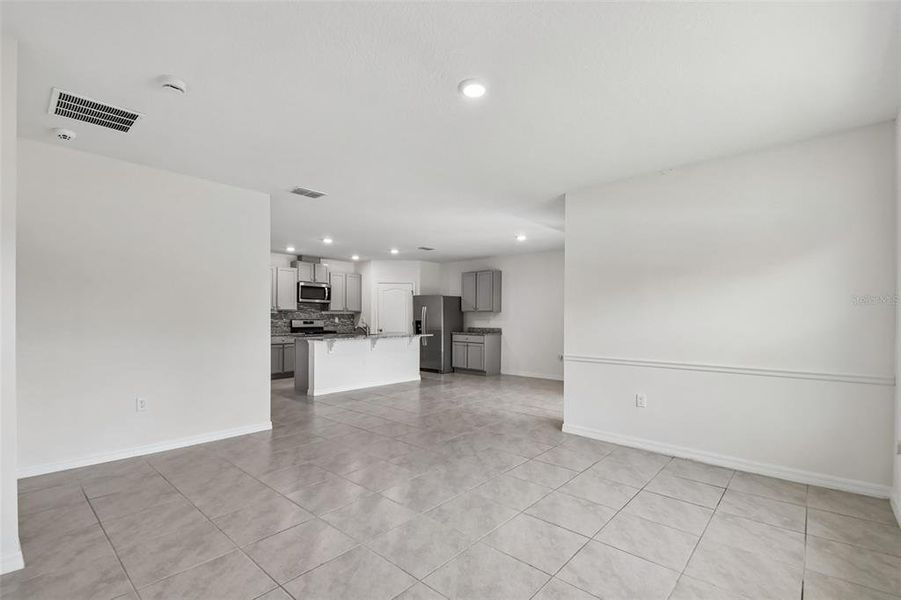 Spacious, unfurnished interior of a new home in Riviera Bella, Debary (Image 21).