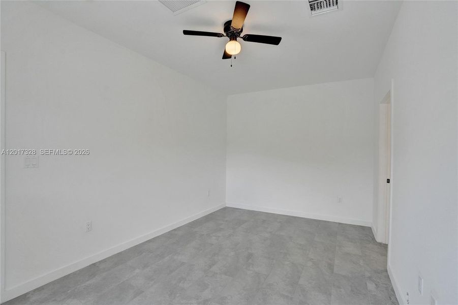 Spacious, unfurnished interior of a new home in , Fort Lauderdale (Image 30).