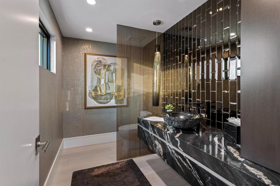 mls_BATHROOM_1 mls_BATHROOM_1