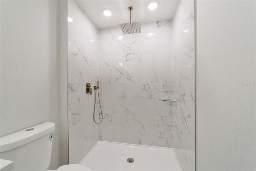 Furnished interior view inside a new home in , Dunnellon (Image 7).