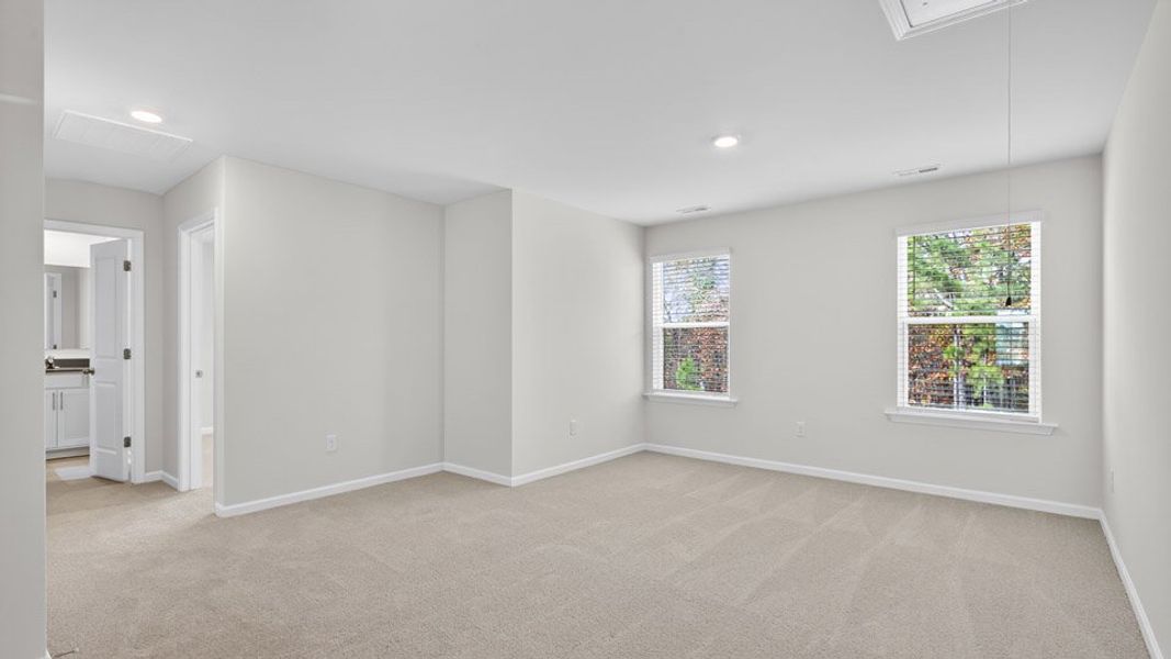 Spacious, unfurnished interior of a new home in Mason Ridge, Spring Lake (Image 22).