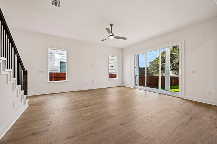 Spacious, unfurnished interior of a new home in Foxfield, Austin (Image 12).