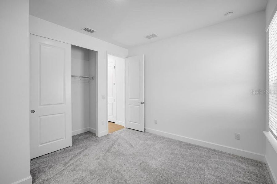 Spacious, unfurnished interior of a new home in Hammock at Two Rivers, Zephyrhills (Image 27).