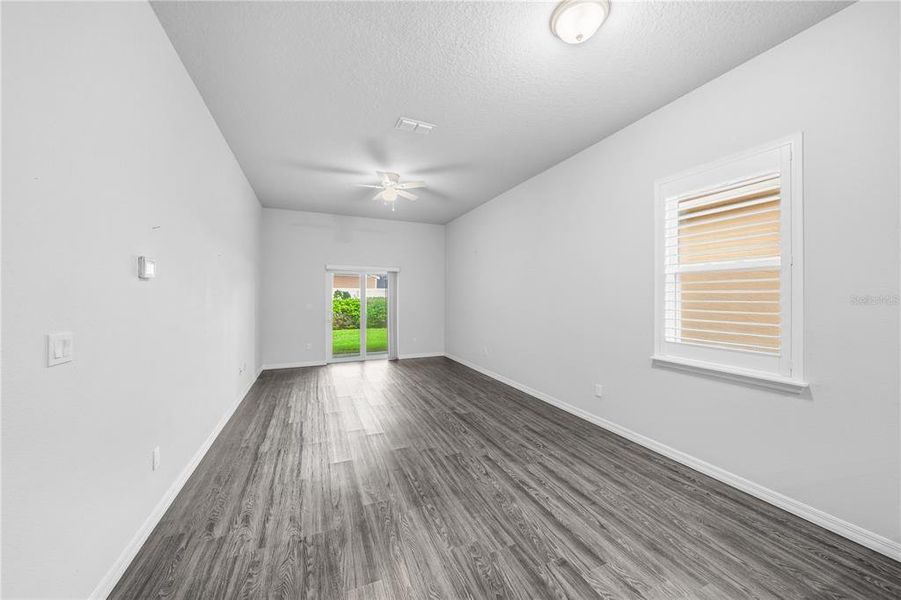 Spacious, unfurnished interior of a new home in , Edgewater (Image 14).