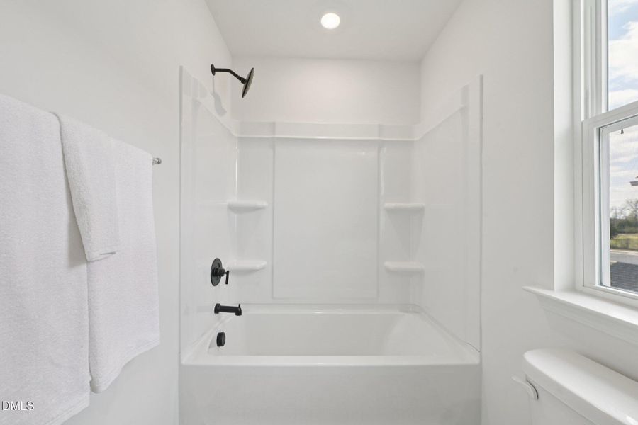 28-web-or-mls-2009 Oakdale Dr-S3103-028