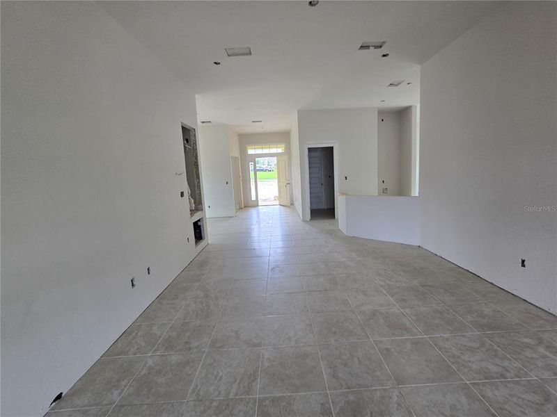 Spacious, unfurnished interior of a new home in Twisted Oaks, Beverly Hills (Image 27).