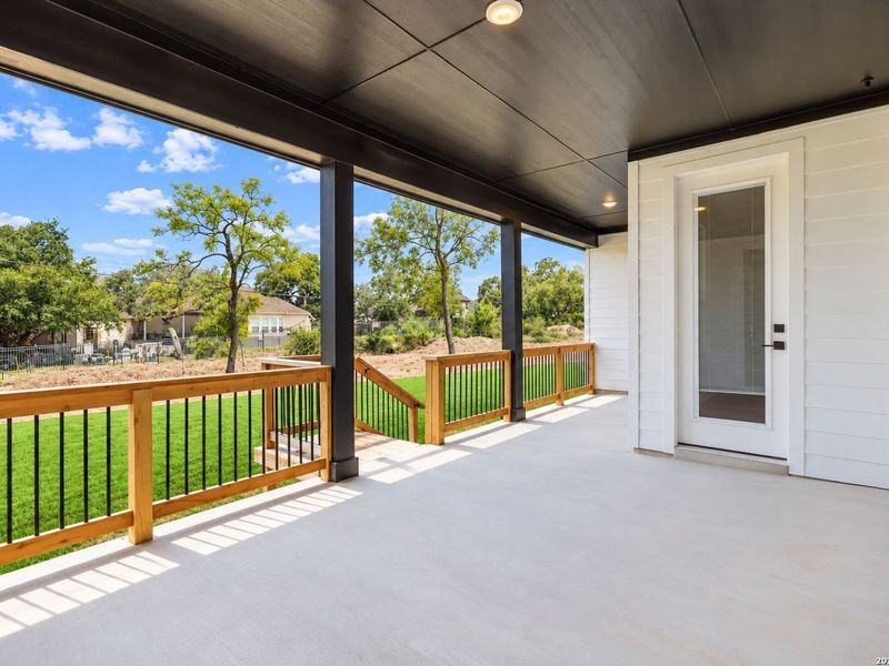 Exterior details and patio area of a home in Potranco Oaks, Castroville (Image 27).