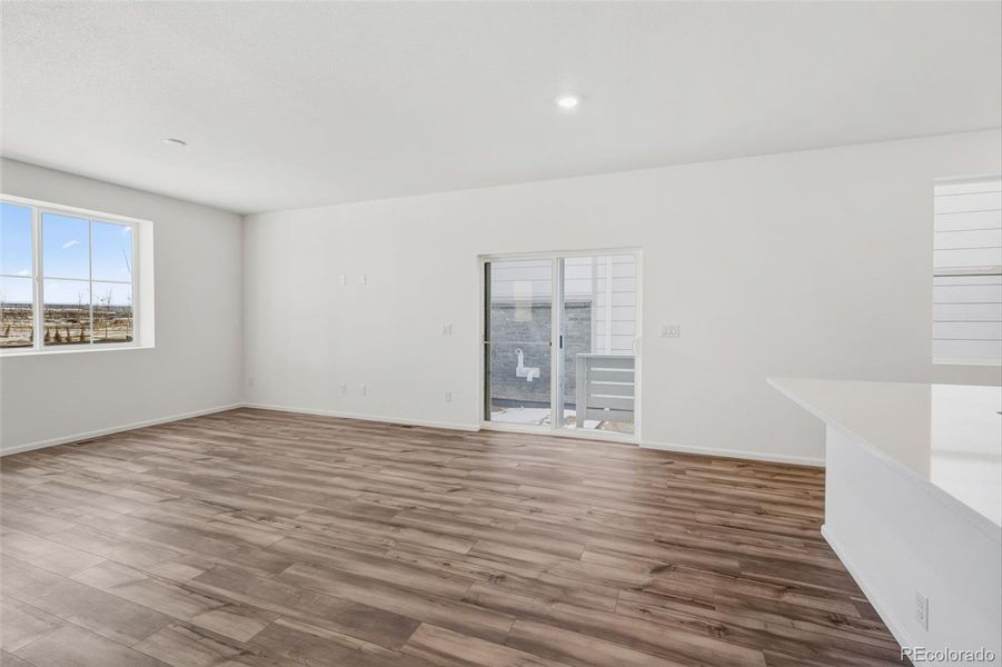 Spacious, unfurnished interior of a new home in Windler, Aurora (Image 19).