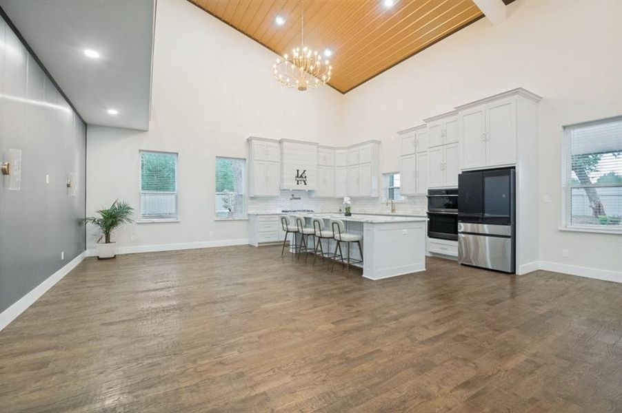 Furnished interior view inside a new home in , Corsicana (Image 6).