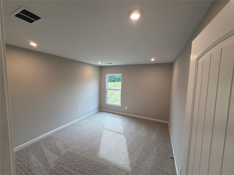 Spacious, unfurnished interior of a new home in Villas at Gold Creek, Dawsonville (Image 10).