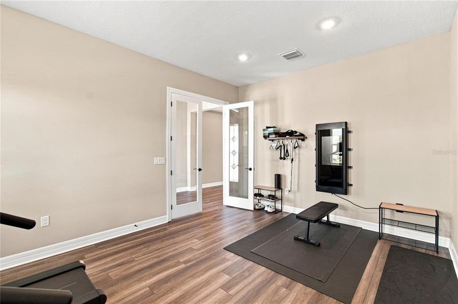 Furnished interior view inside a new home in , Winter Garden (Image 5).