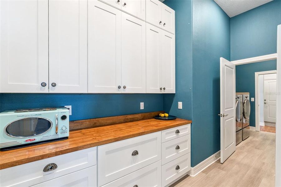 Furnished interior view inside a new home in Del Webb Minneola, Minneola (Image 9).