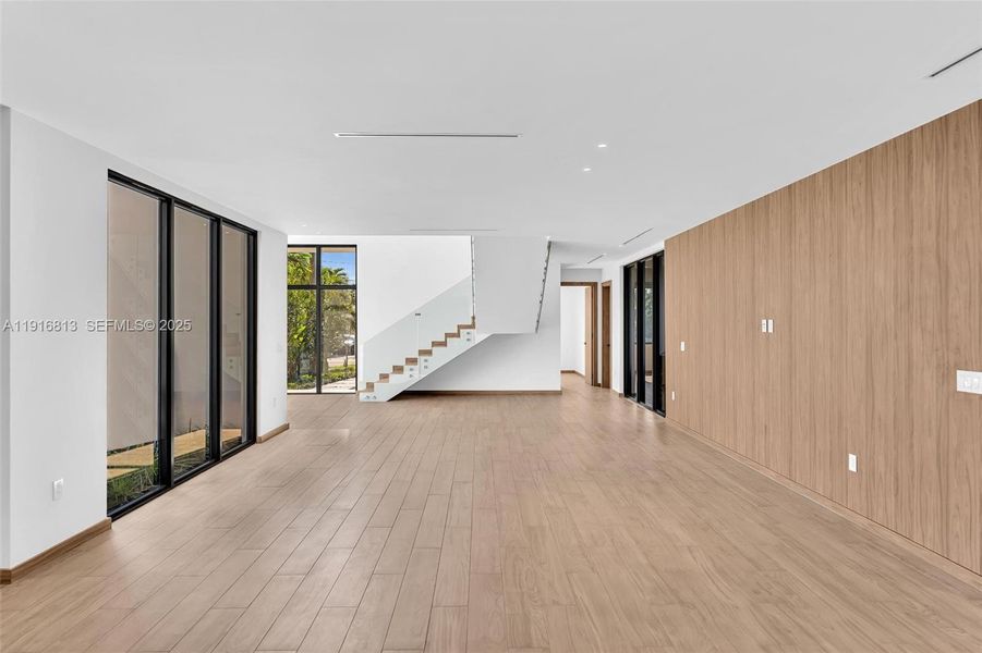 Spacious, unfurnished interior of a new home in , Miami (Image 26).