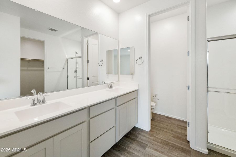 OWNER'S BATH OWNER'S BATH