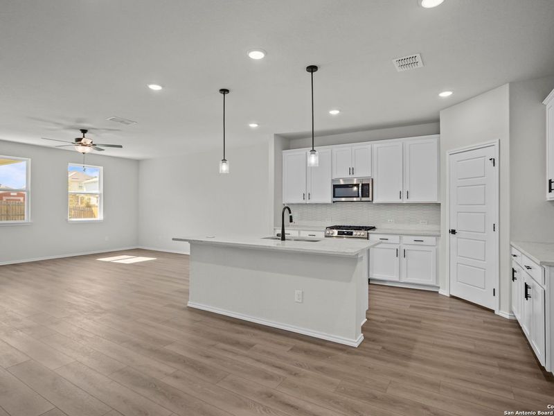 Furnished interior view inside a new home in Horizon Pointe, San Antonio (Image 7). Furnished interior view inside a new home in Horizon Pointe, San Antonio (Image 7).
